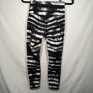 Lululemon Athletica Lululemon High Times Shady‎ Palms Leggings Black Whit Sz 6